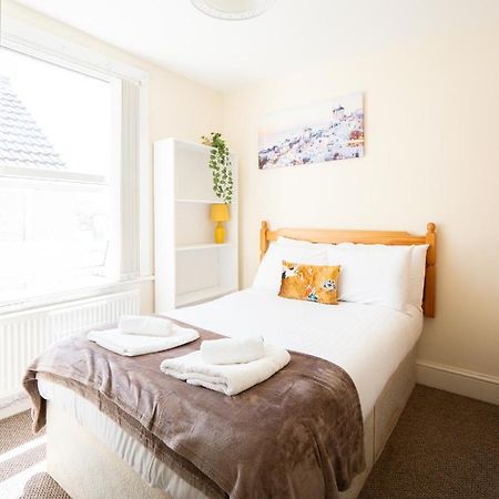 4 Bed Rooms 5 Double Beds Holidays House Near Train Station 普里茅斯 外观 照片