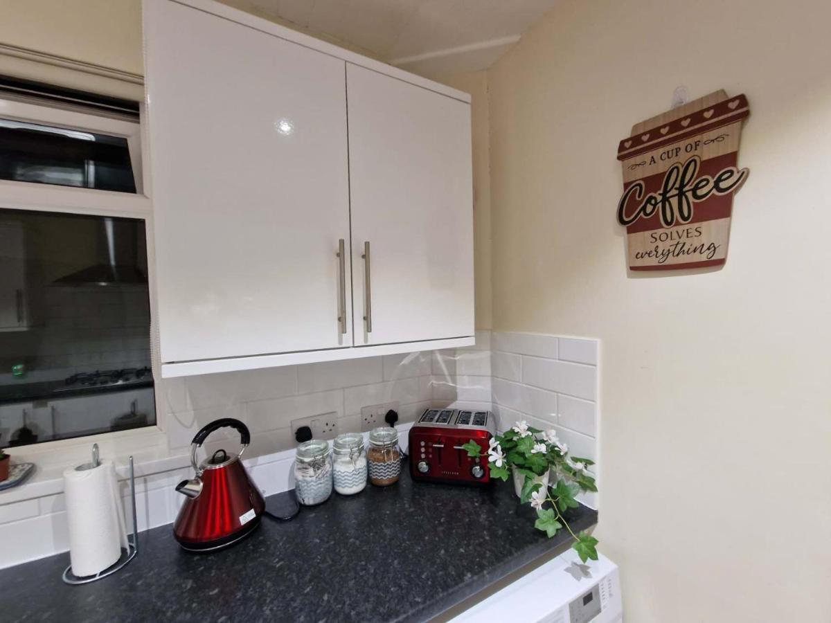 4 Bed Rooms 5 Double Beds Holidays House Near Train Station 普里茅斯 外观 照片