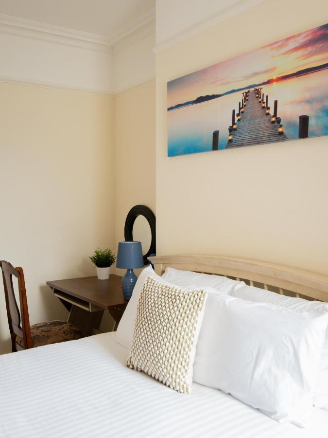 4 Bed Rooms 5 Double Beds Holidays House Near Train Station 普里茅斯 外观 照片